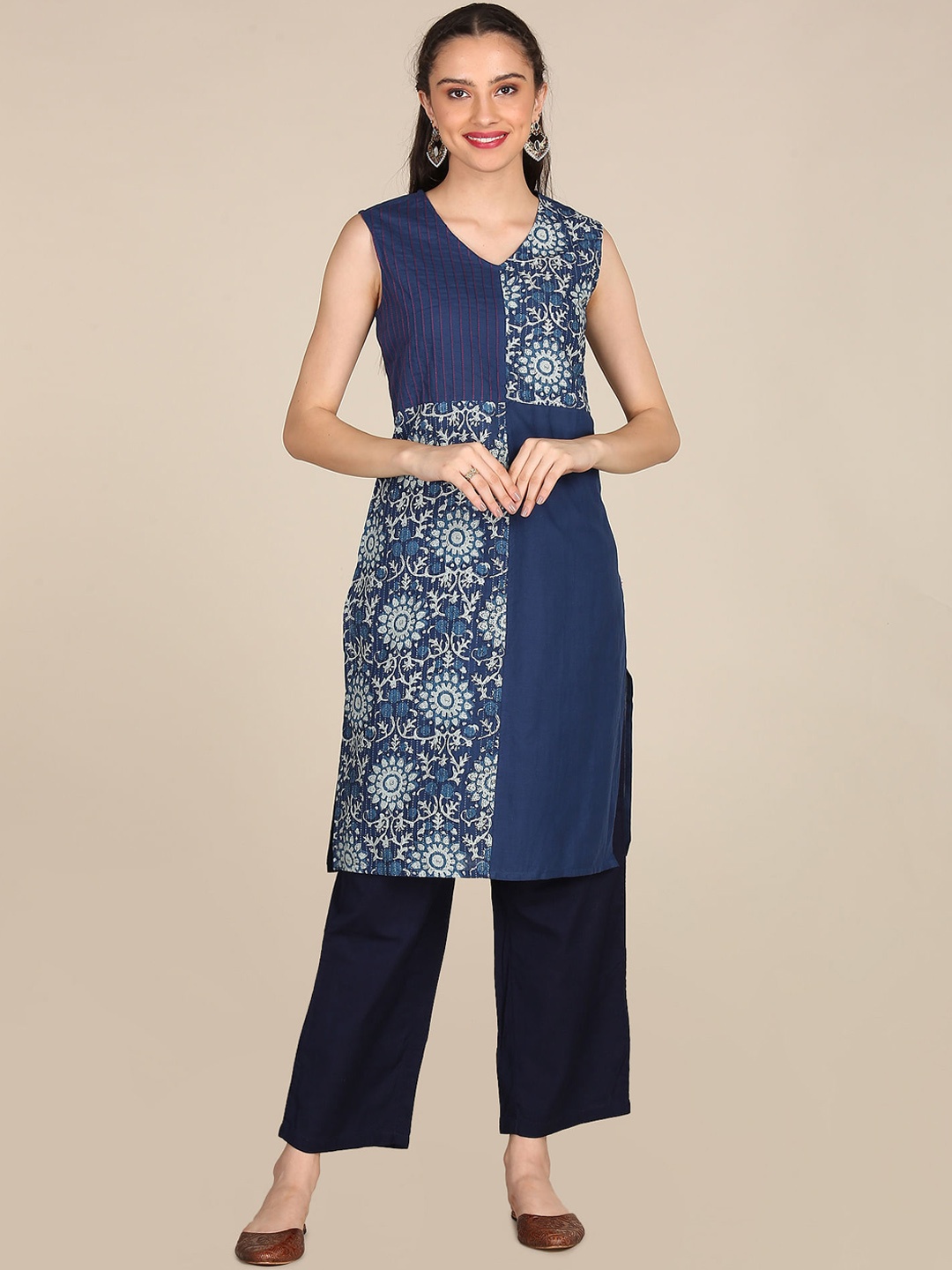 

Karigari Women Blue Floral Printed Kurta