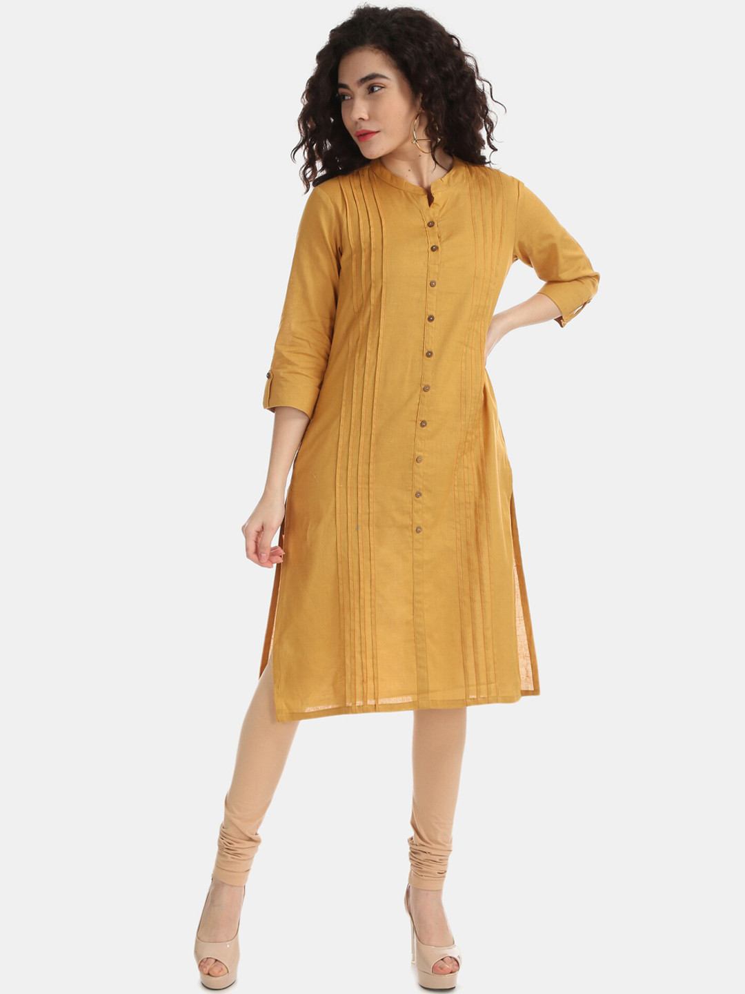

Karigari Women Yellow Solid Straight Kurta