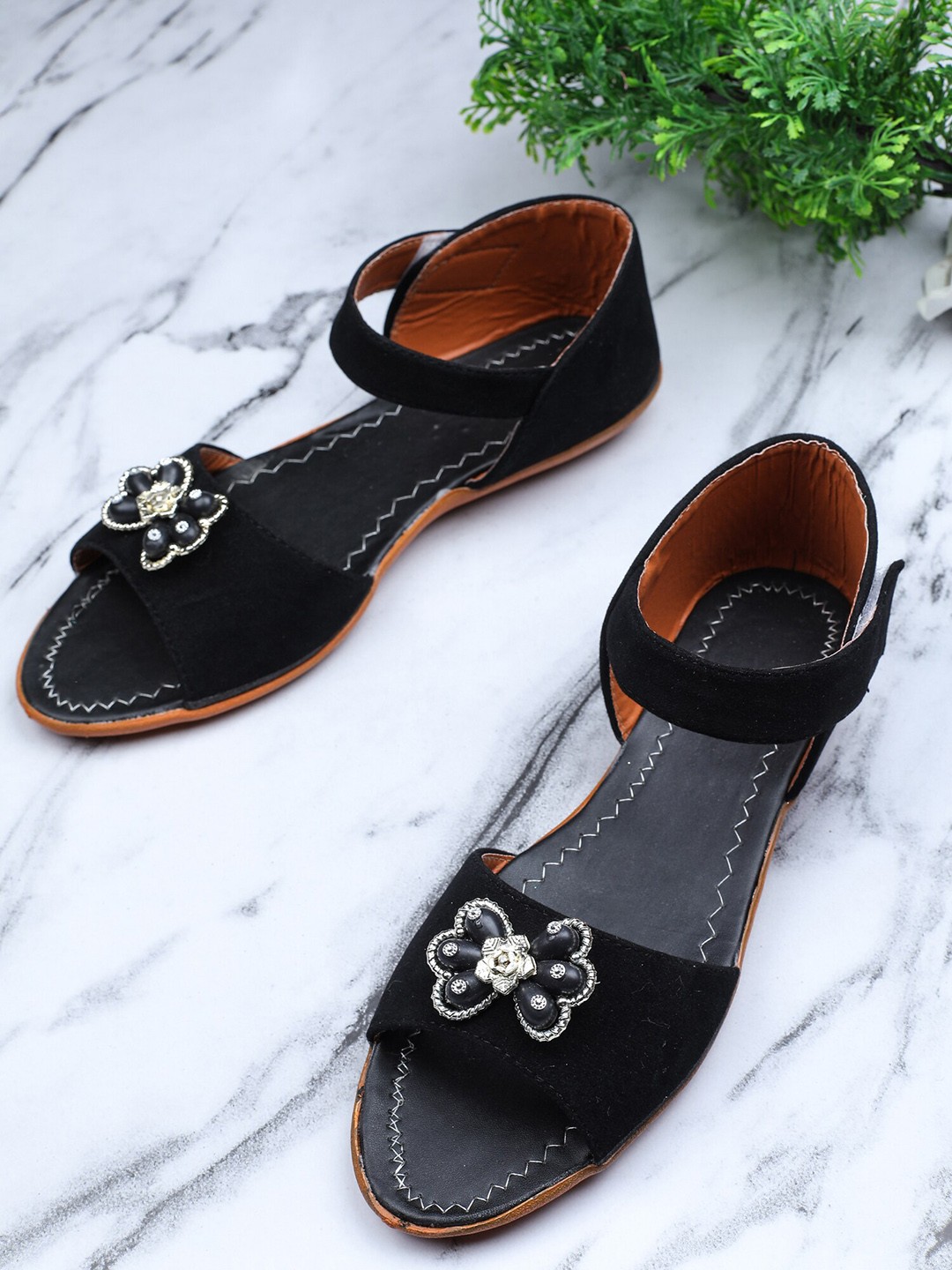 

FABBMATE Women Black Floral Open Toe Flats