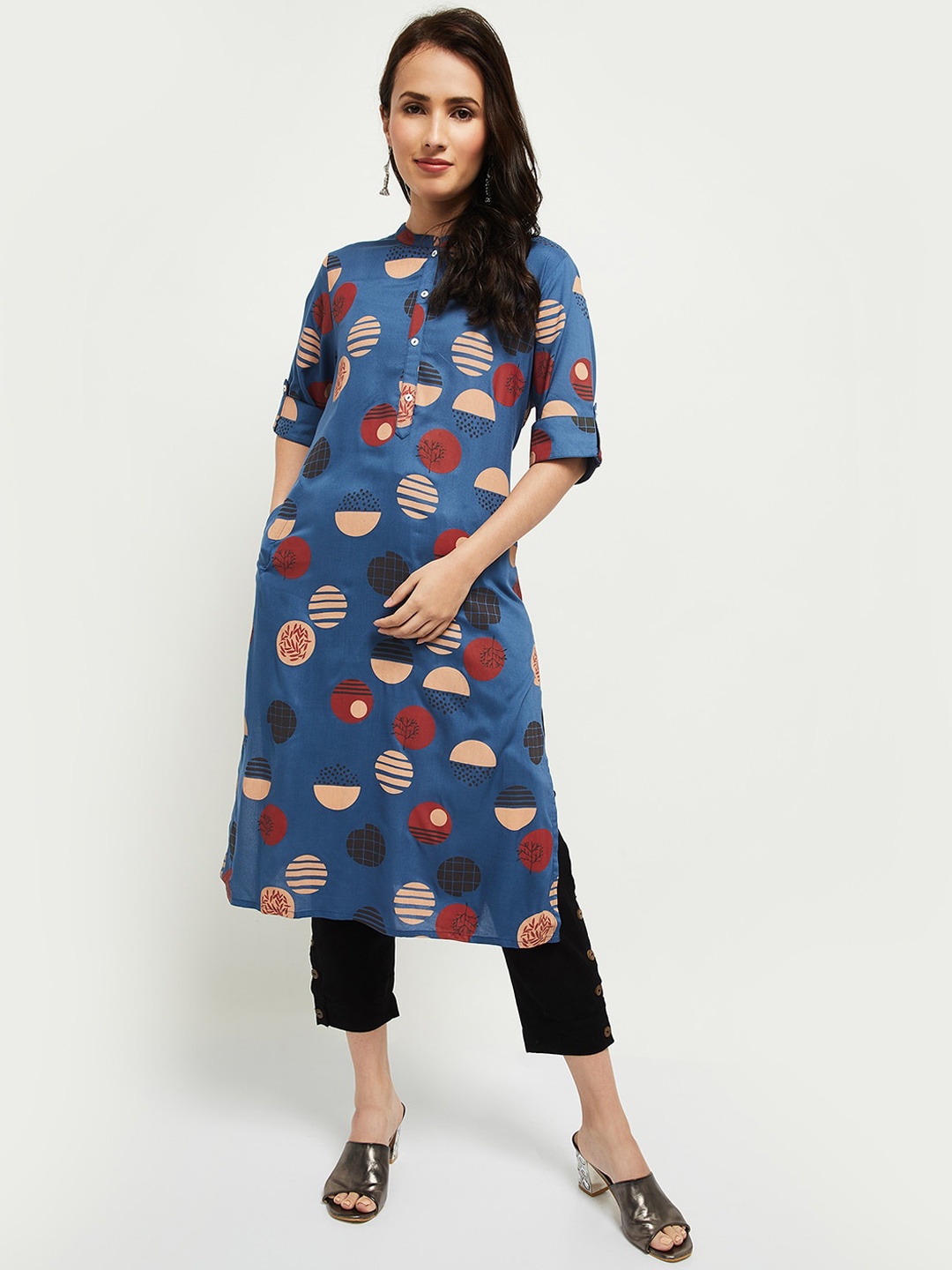 

max Women Blue Geometric Printed Cold-Shoulder Sleeves Thread Work Kurta