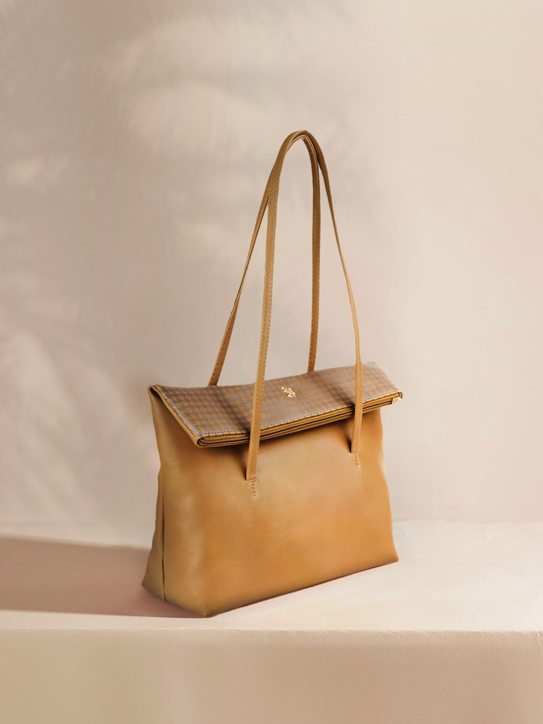 

Baggit Olive Green & Grey Printed LXE CEASE E ASHLYN Structured Shoulder Bag