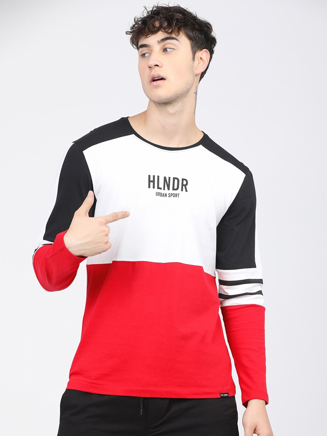 

HIGHLANDER Men Red Colourblocked Pockets Slim Fit T-shirt