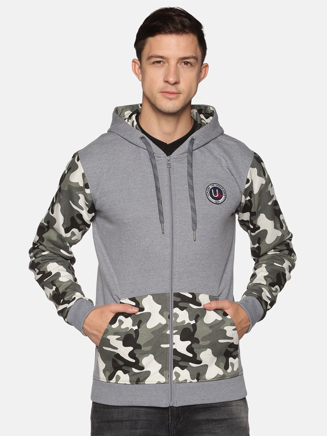 

UrGear Men Grey Camouflage Printed Hooded Sweatshirt