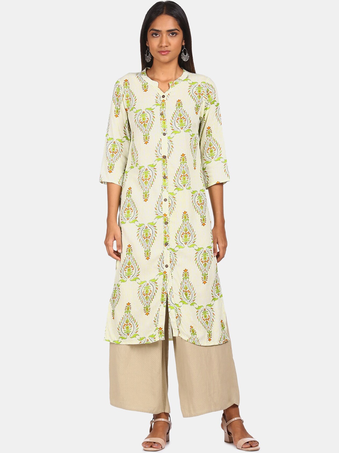 

Karigari Women White Floral Printed Thread Work Kurta