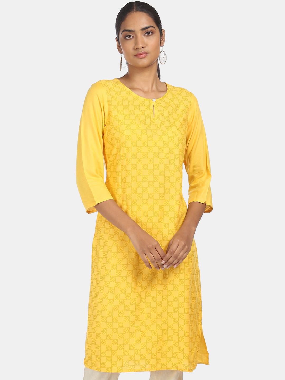 

Karigari Women Yellow Printed Straight Kurta