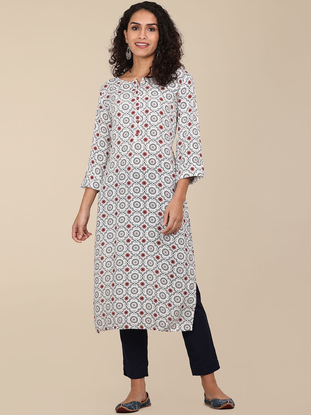 

Karigari Women White Geometric Printed Thread Work Kurta