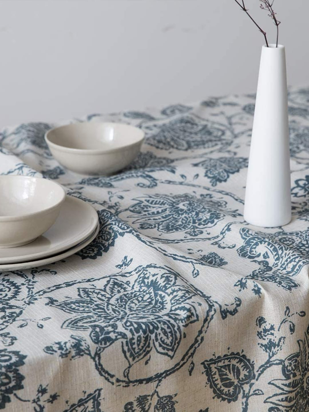 

MODERN HOMES Blue & Off-White Floral Printed Cotton 8-10 Seater Table Cover