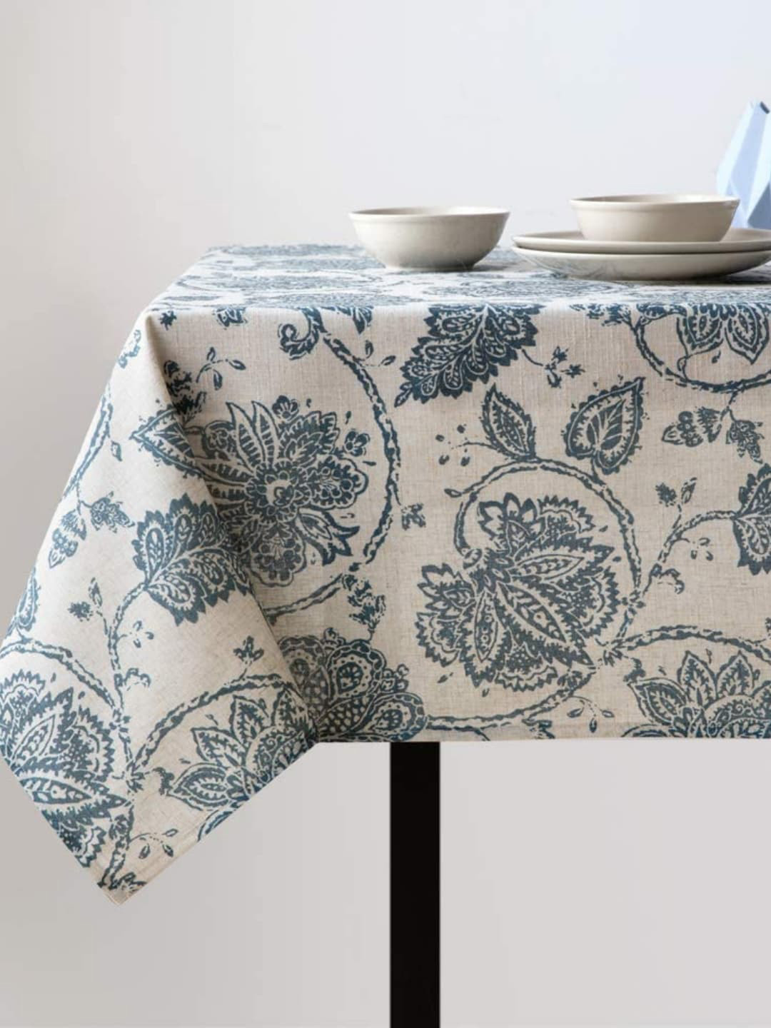 

MODERN HOMES Blue & Off-White Floral Printed Cotton 6 Seater Table Cover