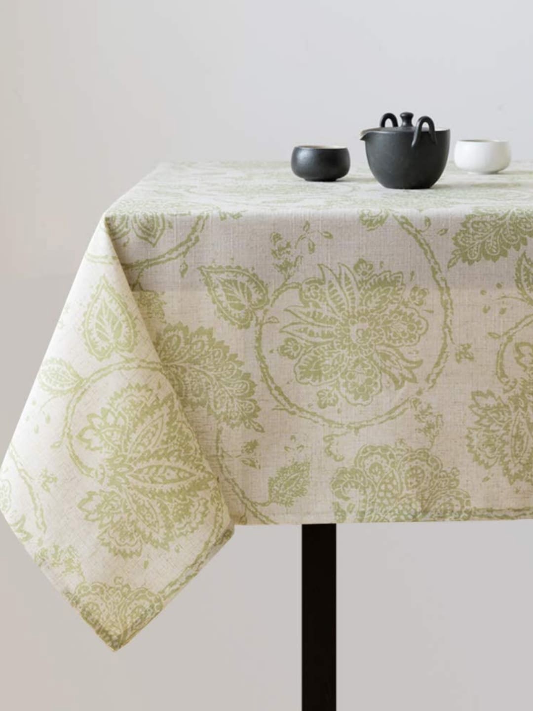 

MODERN HOMES Green & Off-White Printed 10 Seater Rectangular Cotton Table Cover