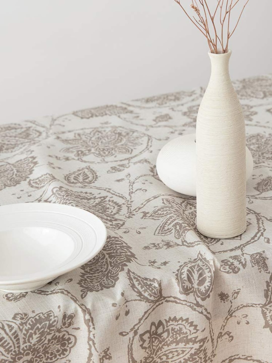 

MODERN HOMES Taupe & Off-White Floral Printed Cotton Rectangle Table Cover