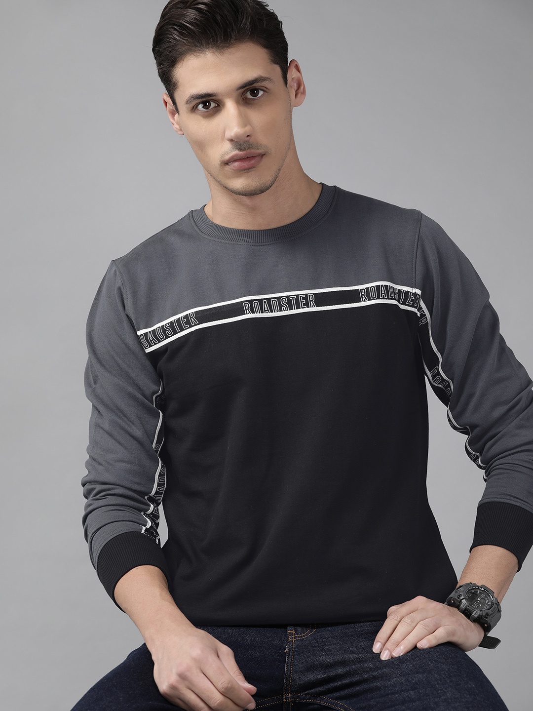 

The Roadster Lifestyle Co Men Grey & Black Colourblocked Sweatshirt
