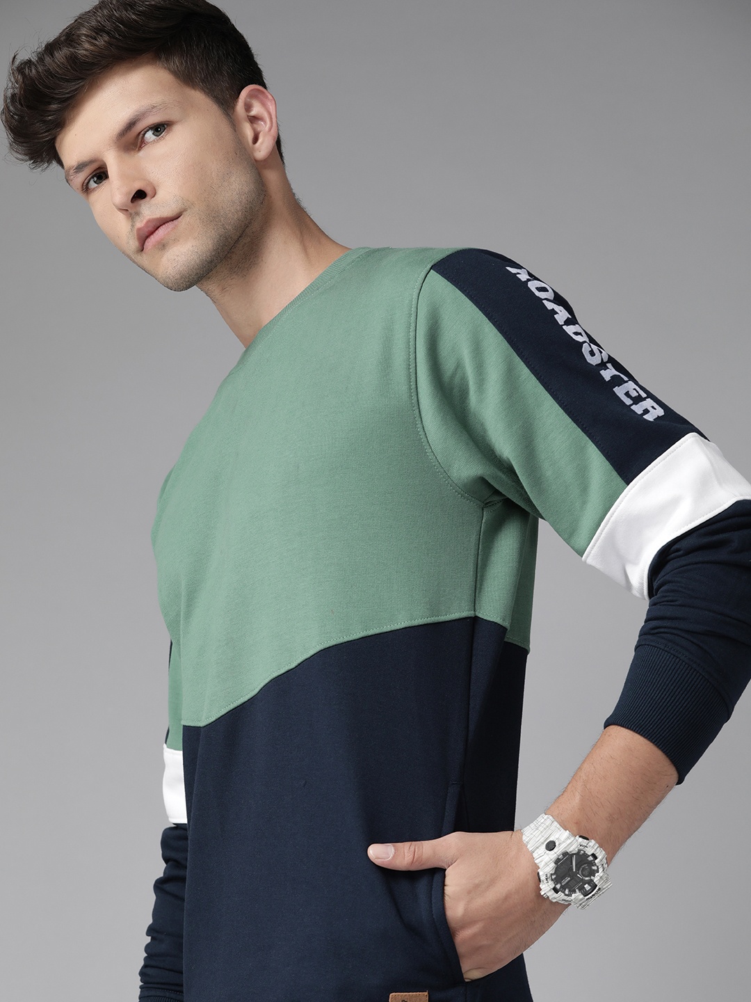 

Roadster Men Green & Navy Blue Colourblocked Sweatshirt