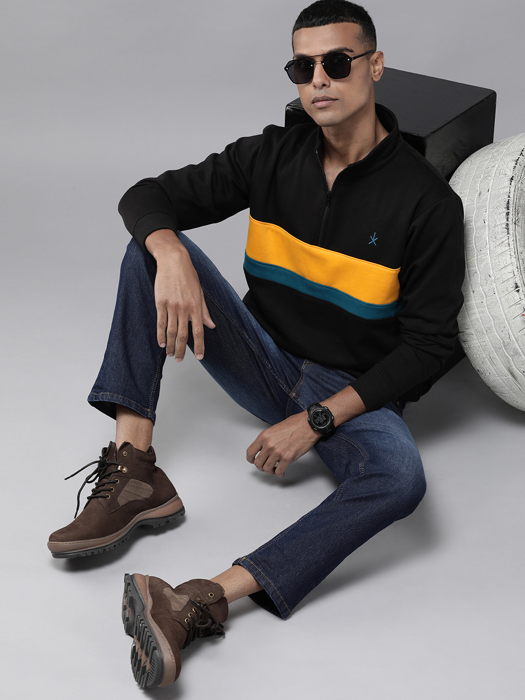 

Roadster Men Black Colourblocked Sweatshirt