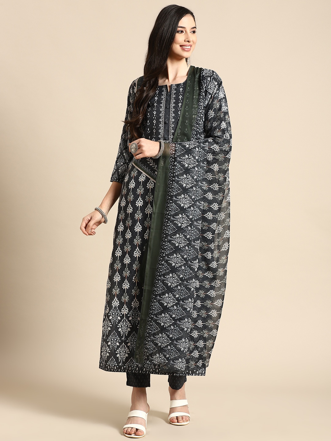 

Prakrti Women Green Floral Printed Kurta with Trousers & With Dupatta