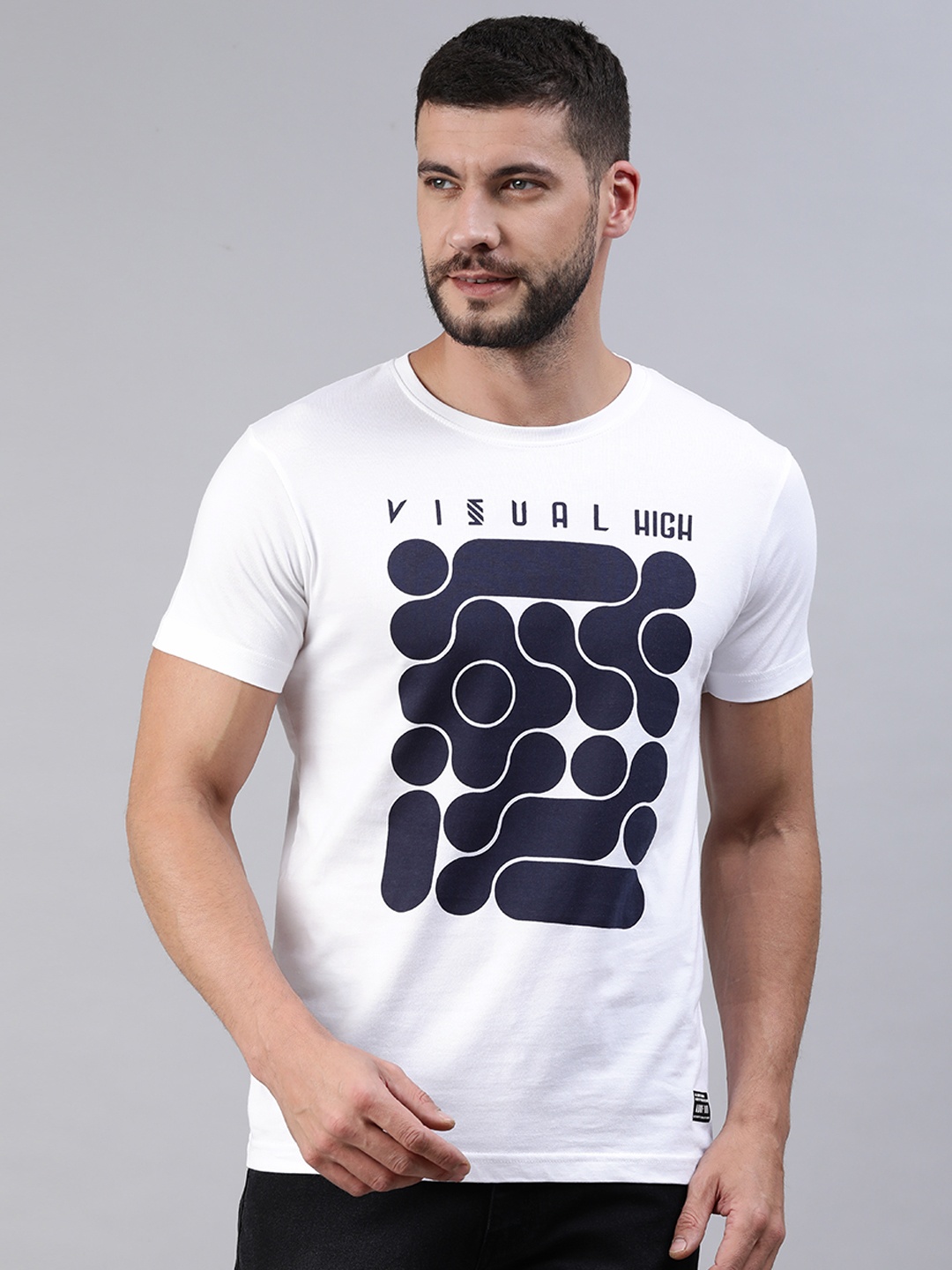 

abof Men White & Black Printed Pure Cotton Round Neck T-shirt