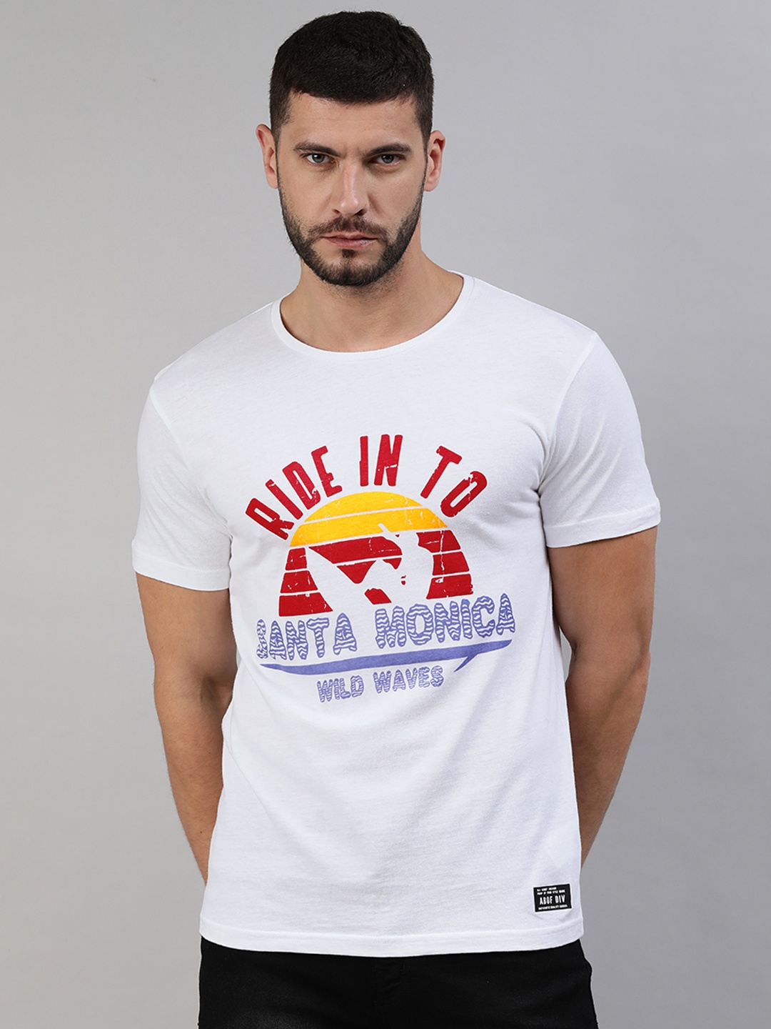 

abof Men White & Red Typography Printed Pure Cotton Round Neck T-shirt