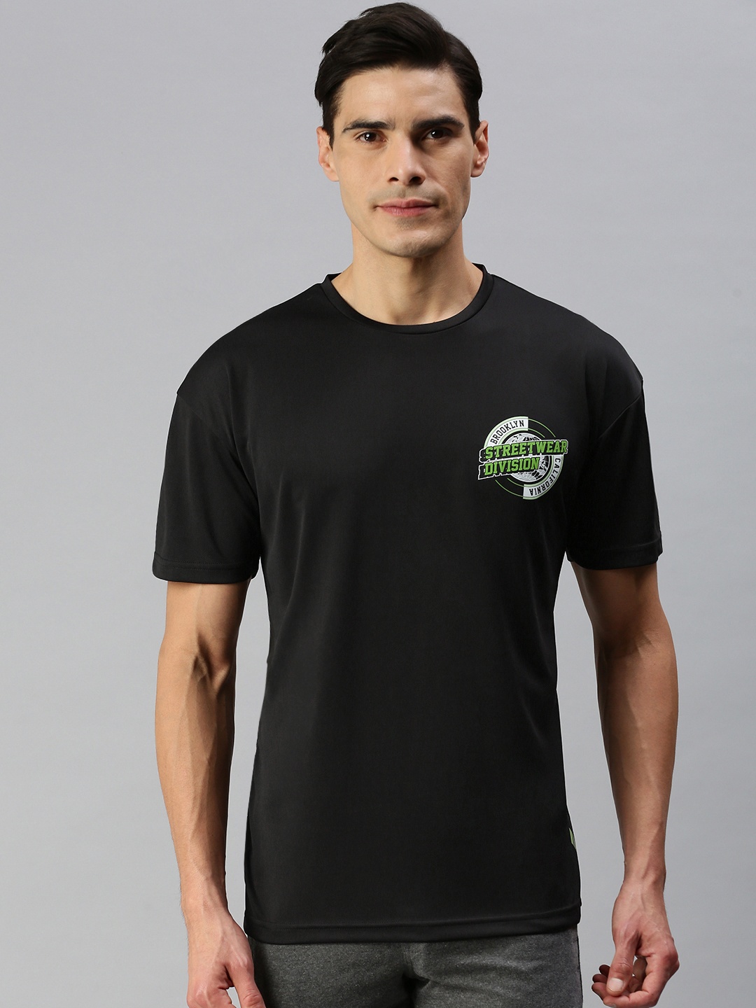 

abof Men Black Typography Printed Short Sleeved Casual T-shirt