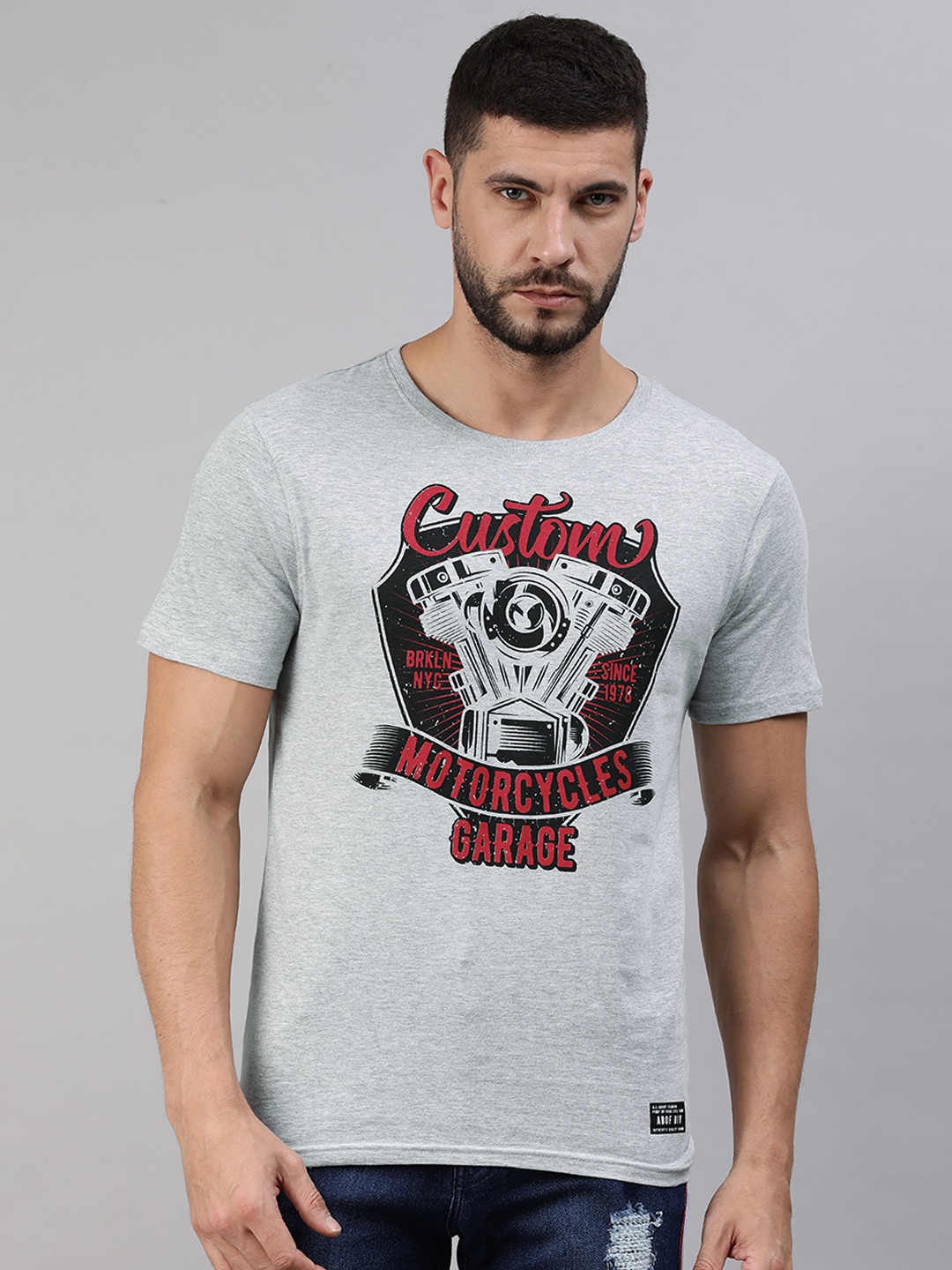 

abof Men Grey & Red Printed Round Neck T-shirt