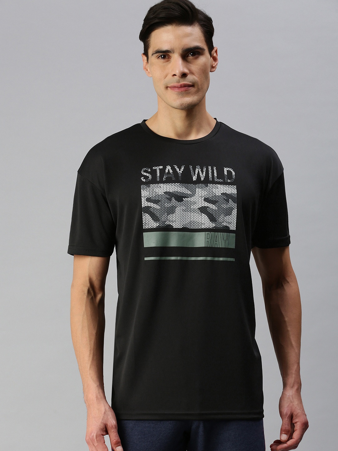 

abof Men Black & Olive Green Graphical Printed Casual T-shirt