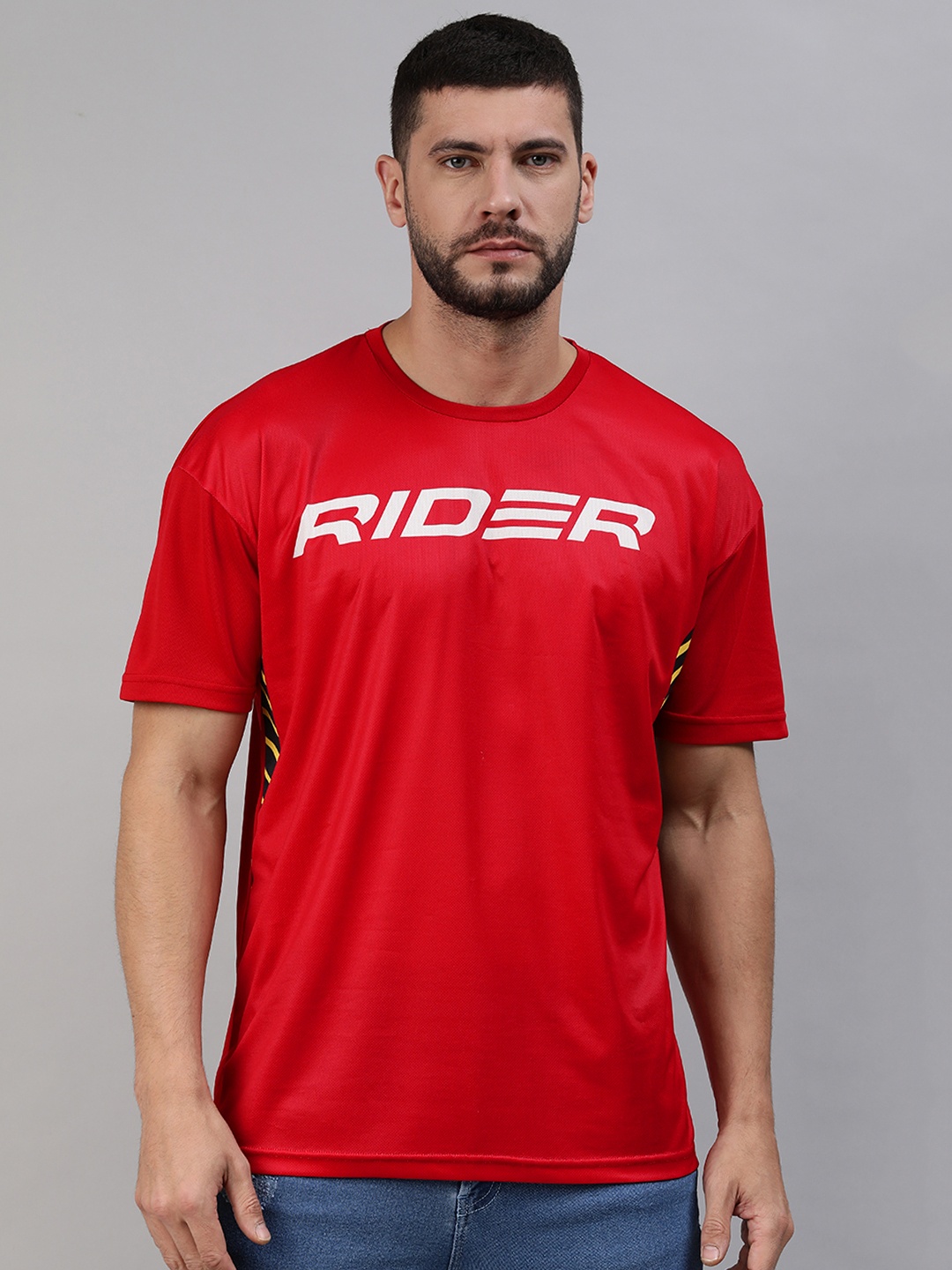 

abof Men Red & White Typography Printed Pure Cotton Round Neck T-shirt