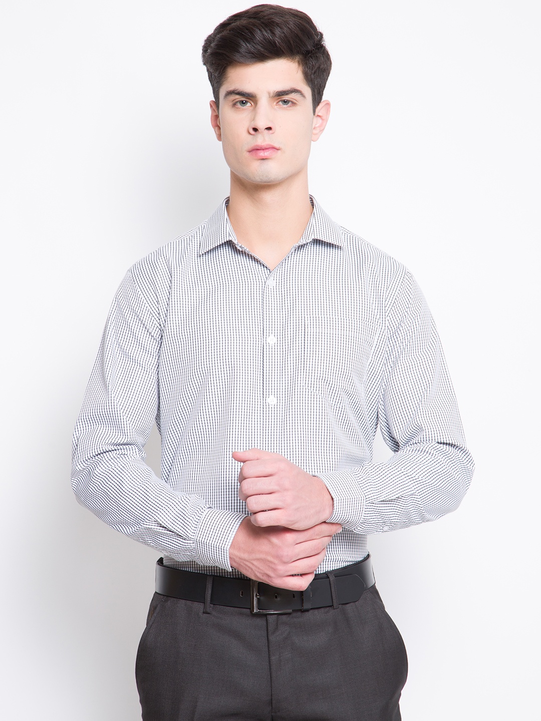 

Mark Taylor Men White Slim Fit Checked Formal Shirt