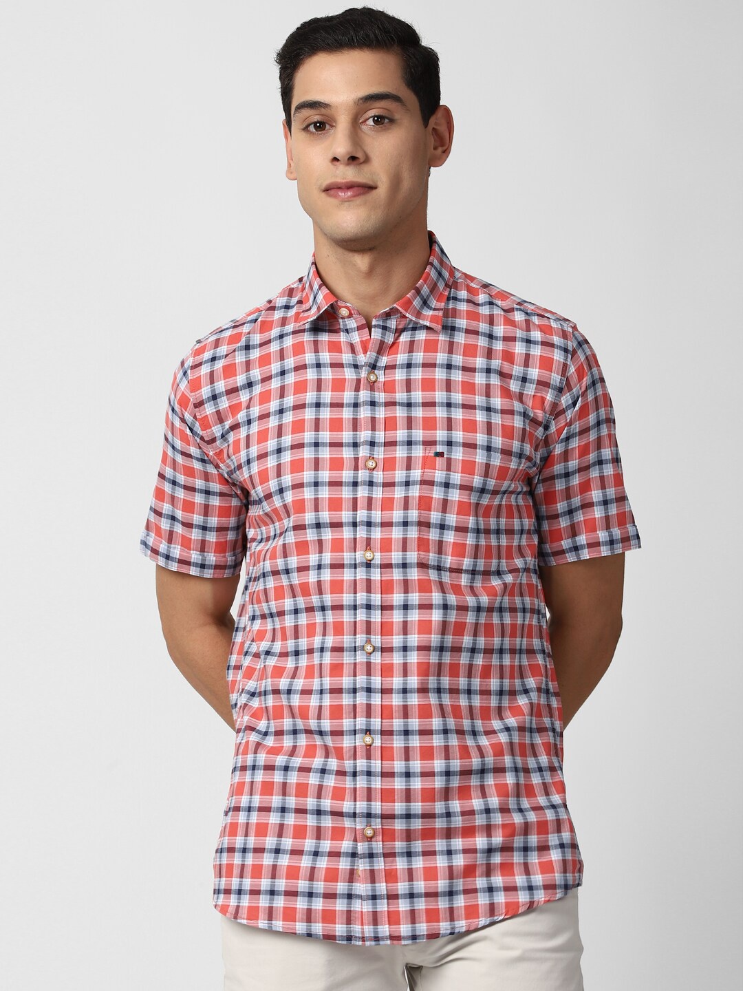 

Peter England Casuals Men Red Slim Fit Checked Casual Shirt