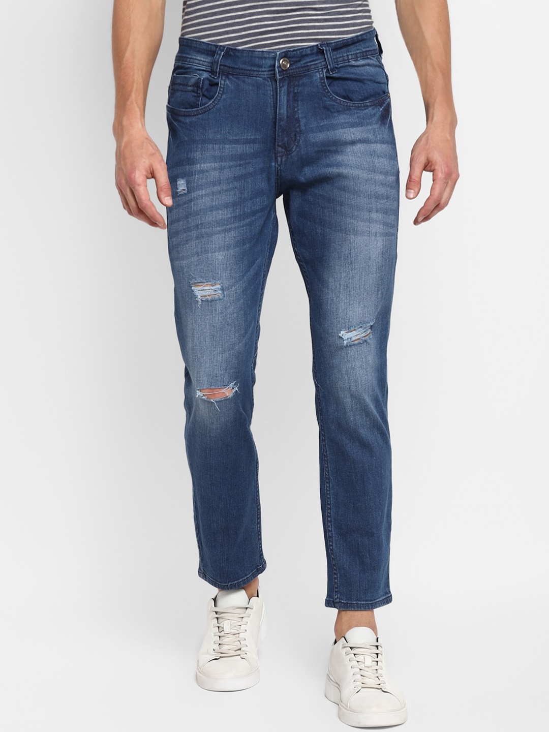 

Routeen Men Blue Tapered Fit Mildly Distressed Heavy Fade Stretchable Jeans