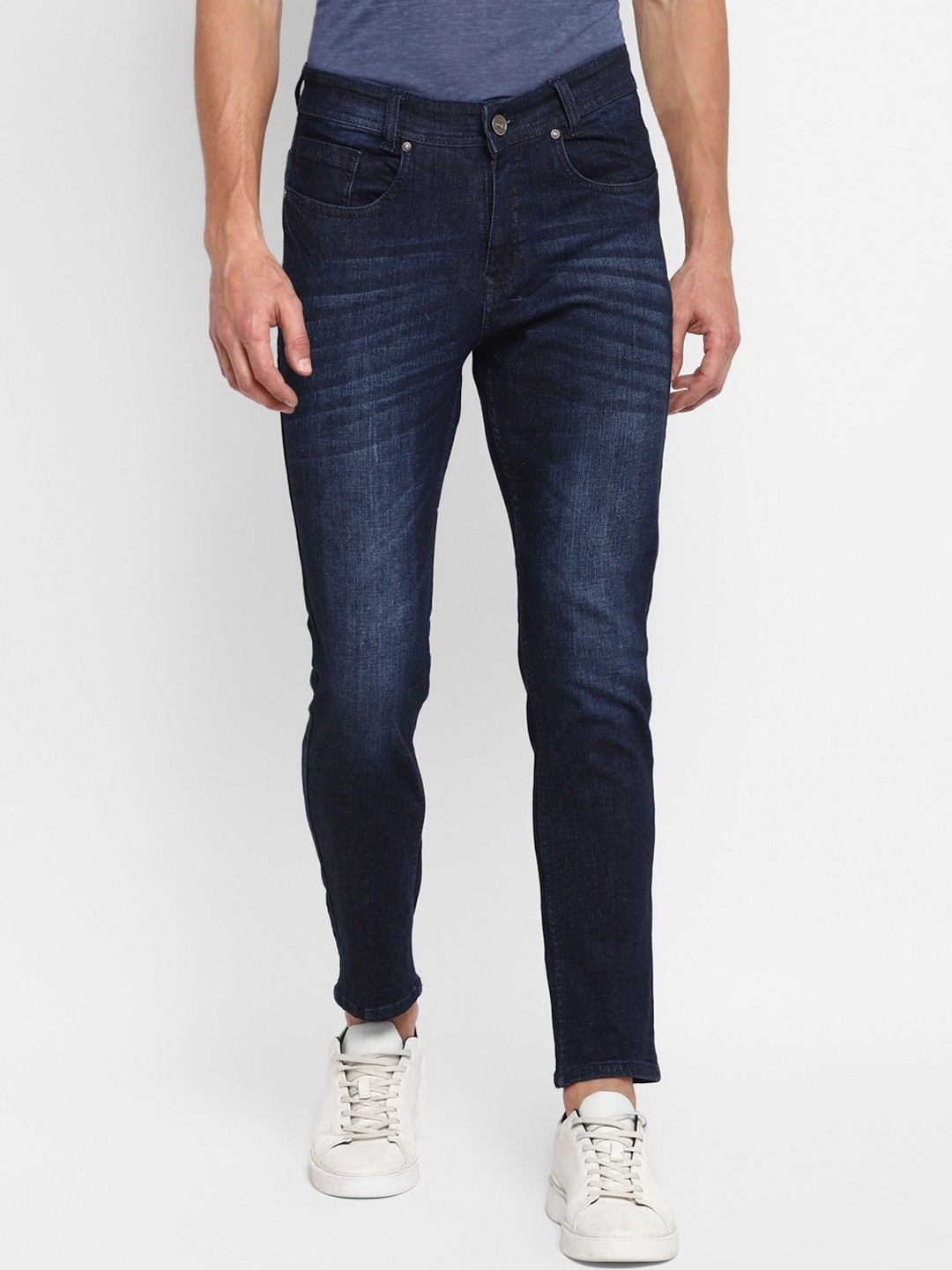 

Routeen Men Blue Slim Fit Light Fade Stretchable Jeans