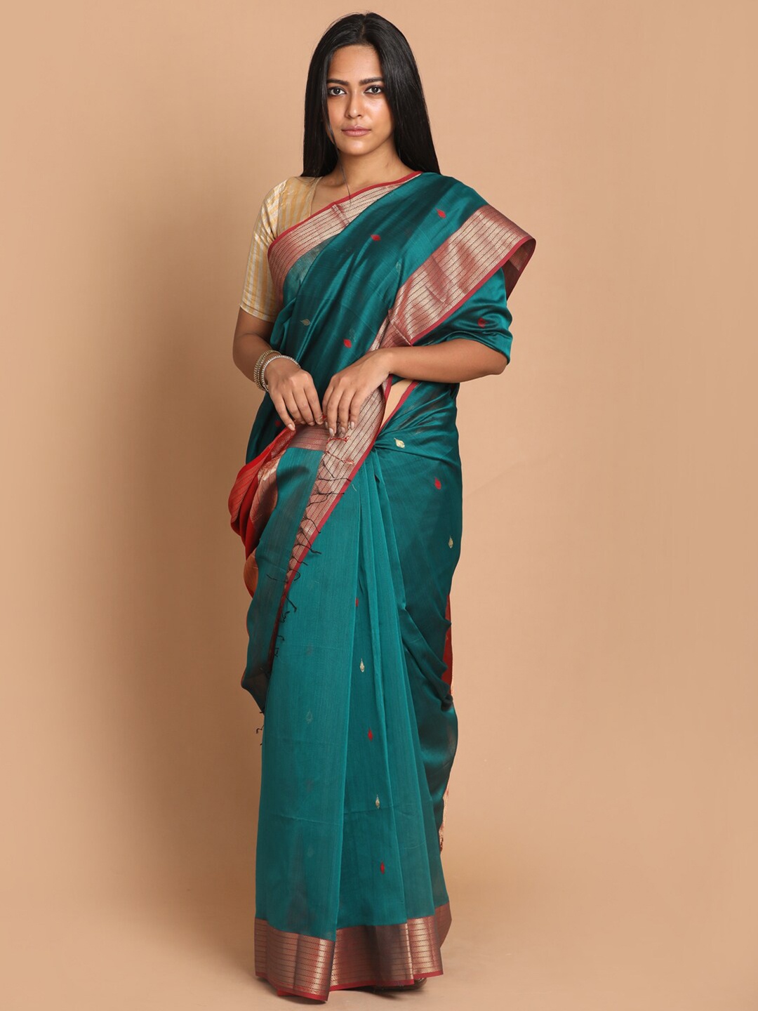 

Indethnic Green & Gold-Toned Woven Design Zari Silk Cotton Maheshwari Saree