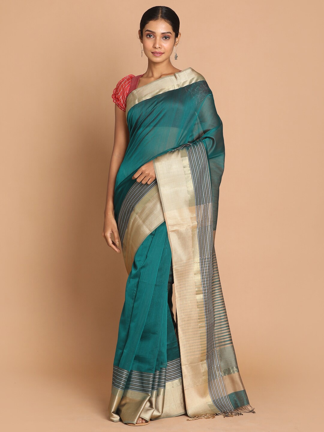 

Indethnic Green & Gold-Toned Solid Maheshwari Silk Cotton Saree