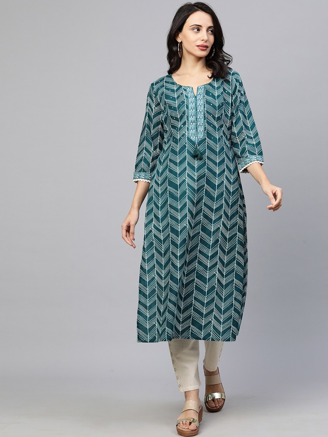 

FASHOR Women Teal Geometric Printed Flared Sleeves Kurta