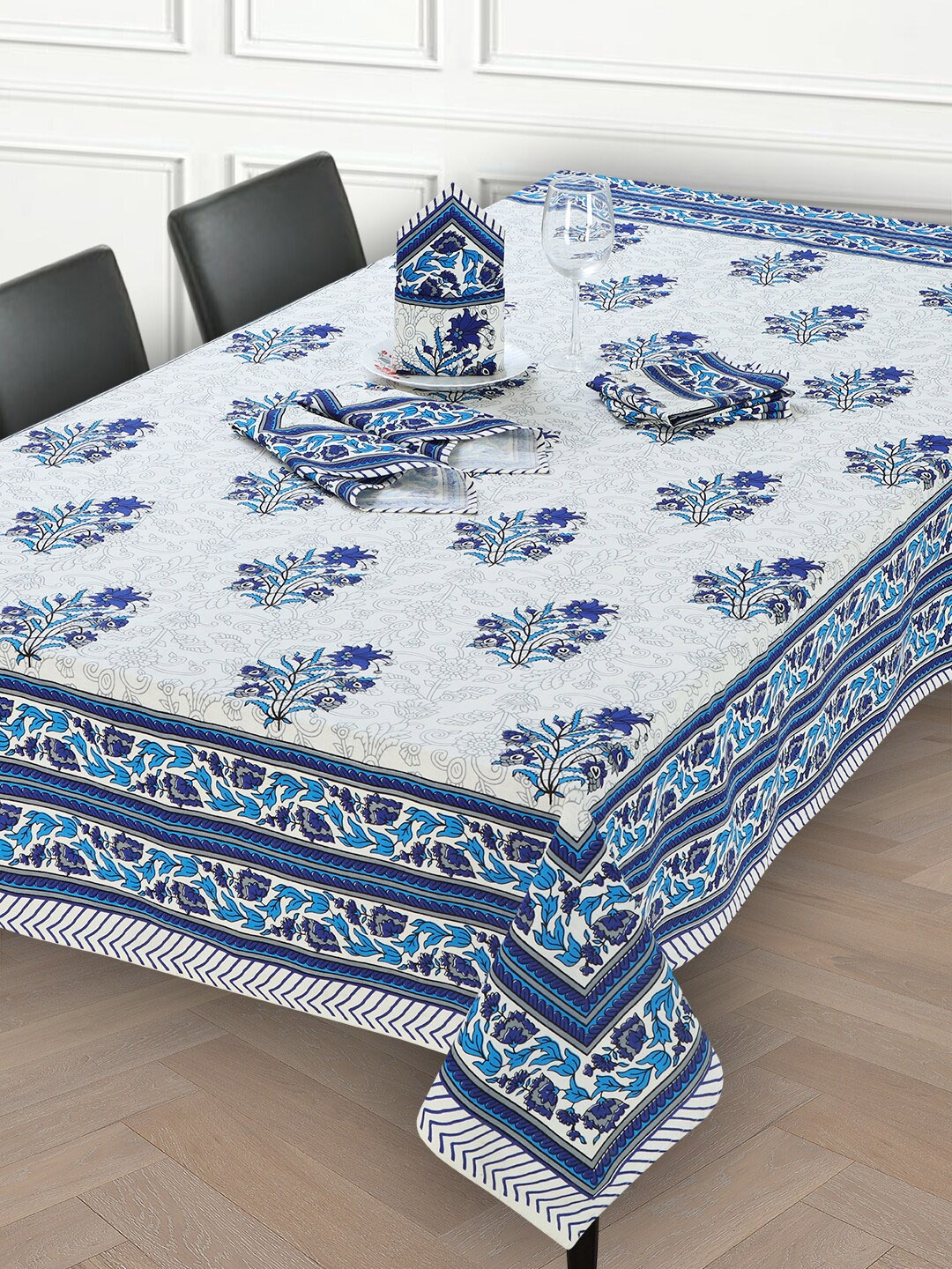 

Salona Bichona Blue & White Floral Printed Cotton Dining Table Cover With Napkins