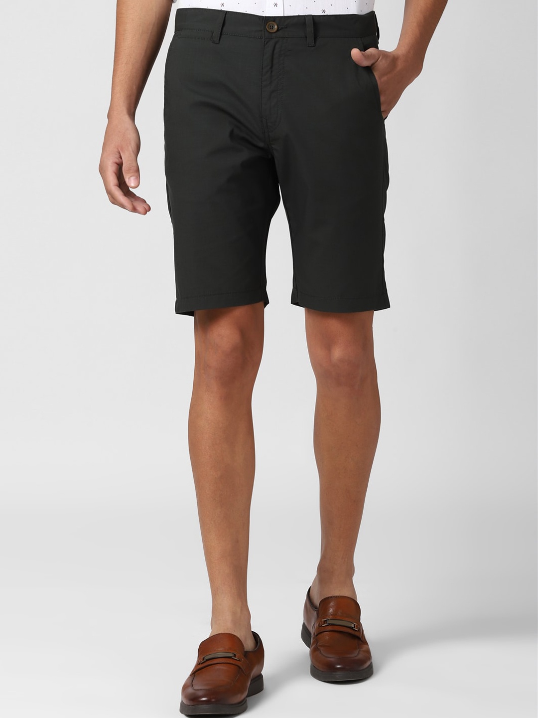 

Peter England Casuals Men Black Regular Shorts