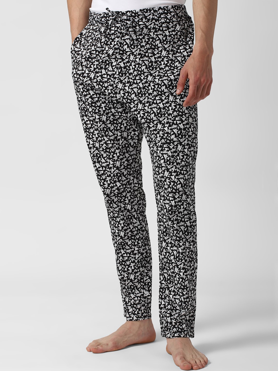 

Peter England Men Black & White Printed Pure Cotton Lounge Pants