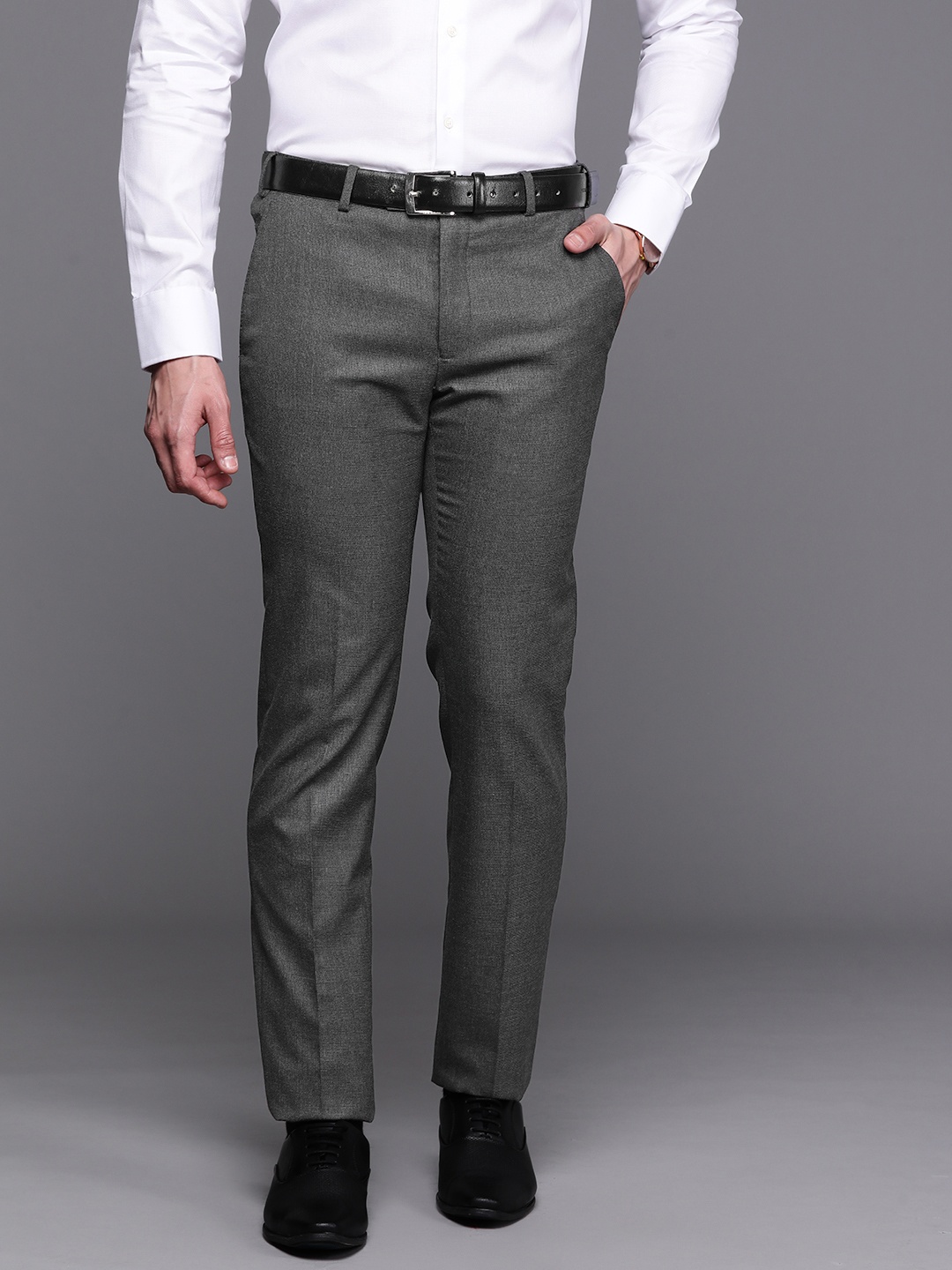 

Raymond Men Charcoal Grey Solid Slim Fit Trousers