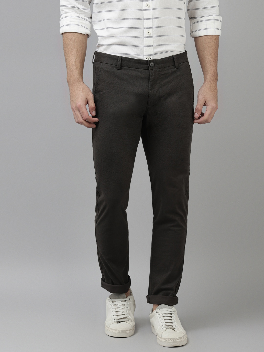 

Arrow Men Charcoal Grey Ditsy Houndstooth Print Slim Fit Cotton Trousers