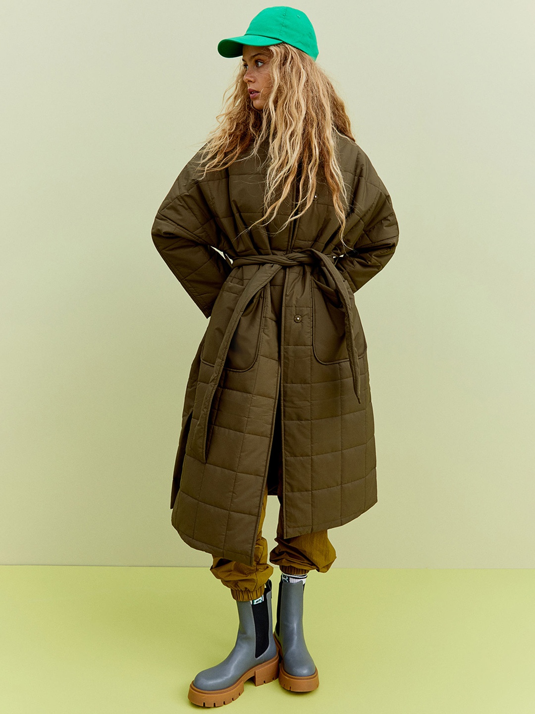 

H&M Woman Green Quilted coat