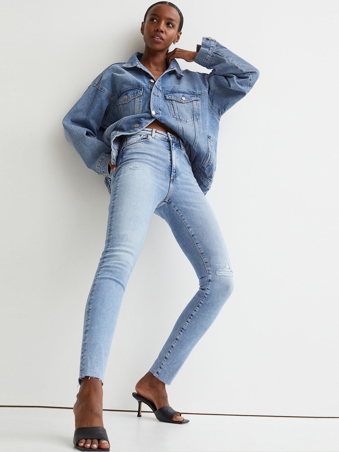 

H&M Woman Blue Shaping High Jeans