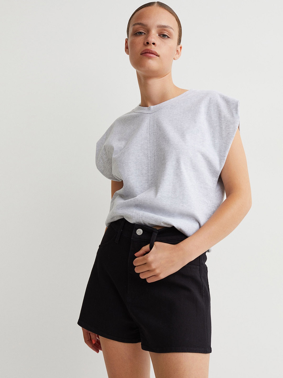 

H&M Woman Black Skinny High Denim shorts