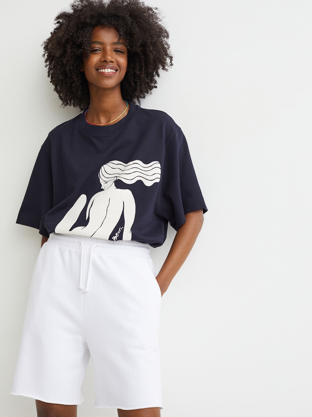 

H&M Woman White Sweatshirt shorts