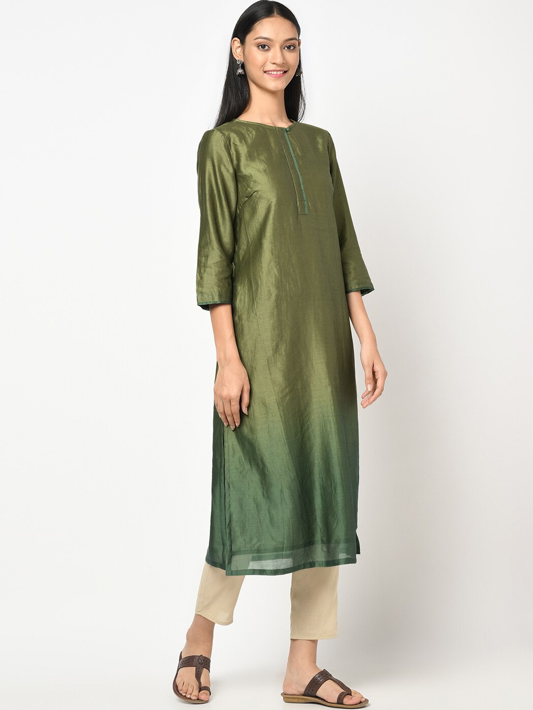 

Fabindia Women Green Striped Keyhole Neck Thread Work Kurta