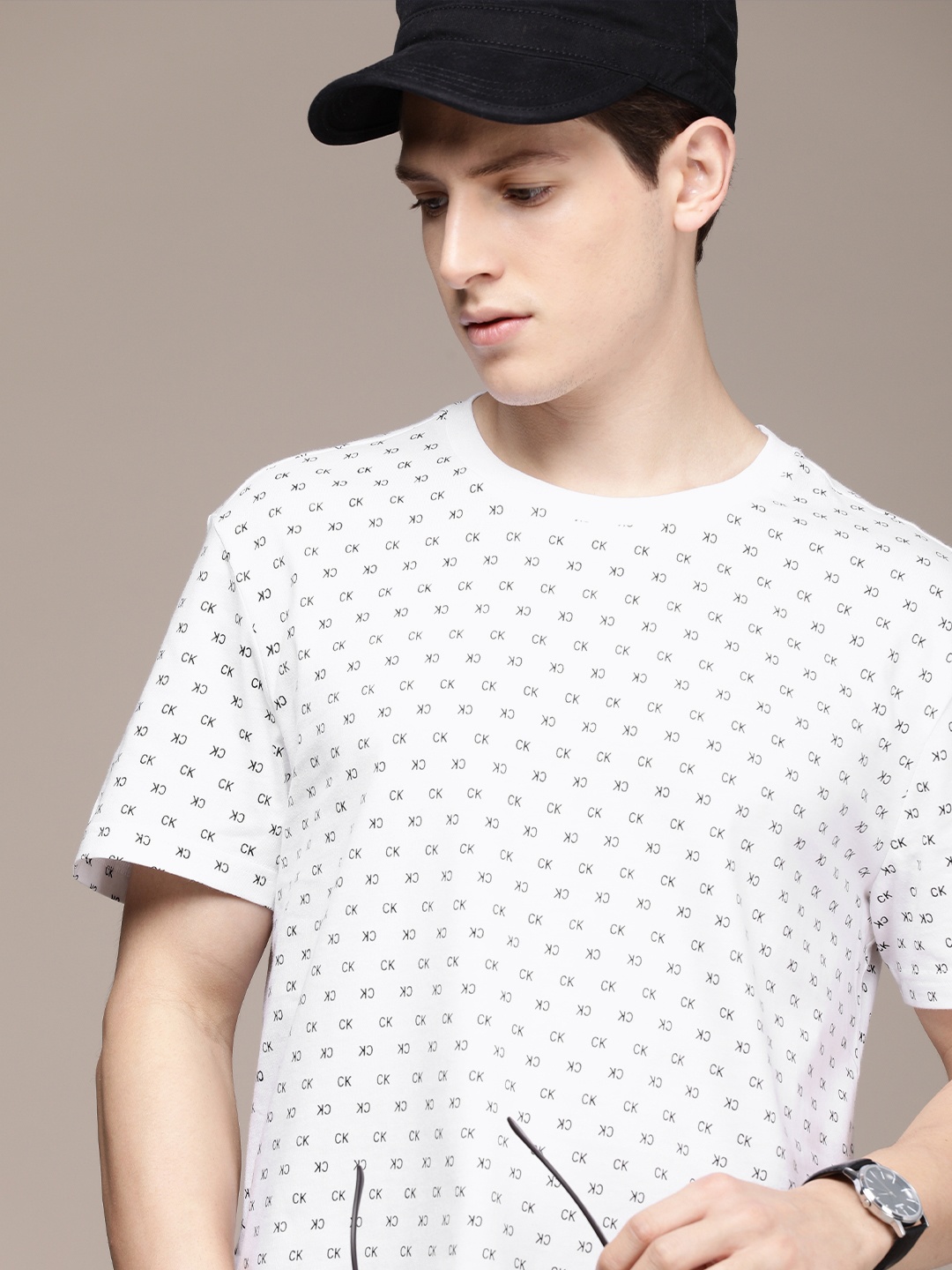 

Calvin Klein Jeans Men White & Black Brand Logo Printed Pure Cotton T-shirt