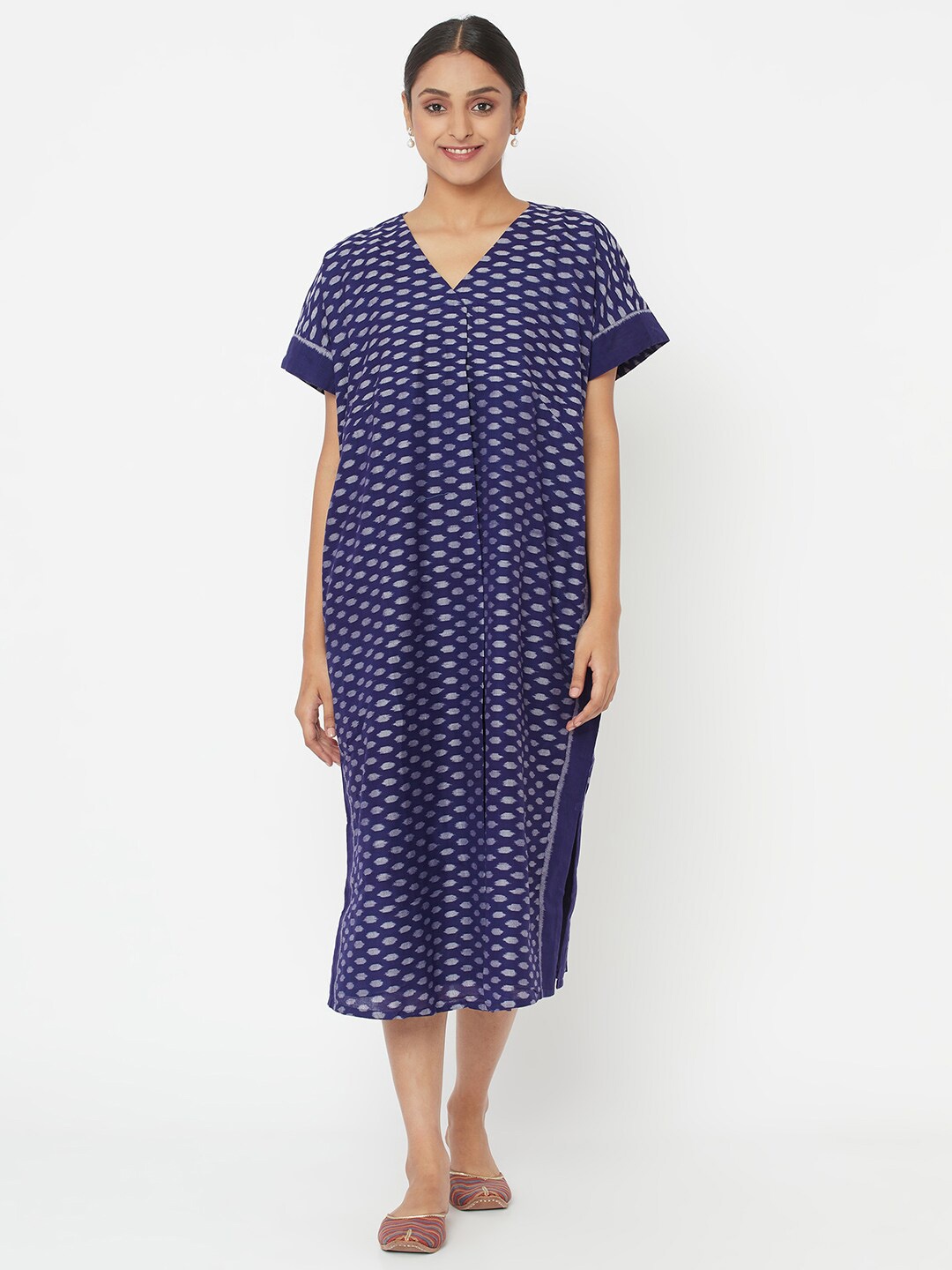 

Fabindia Blue Geometric Extended Sleeves Regular Longline Top
