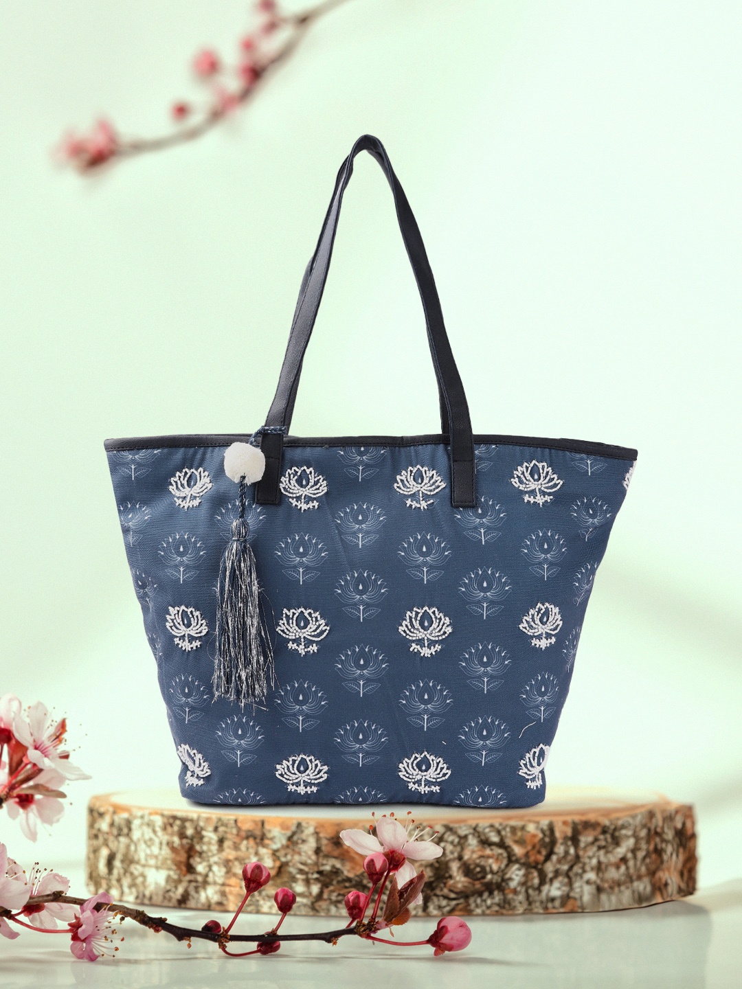 

Sangria Navy Blue & White Floral Printed Shoulder Bag