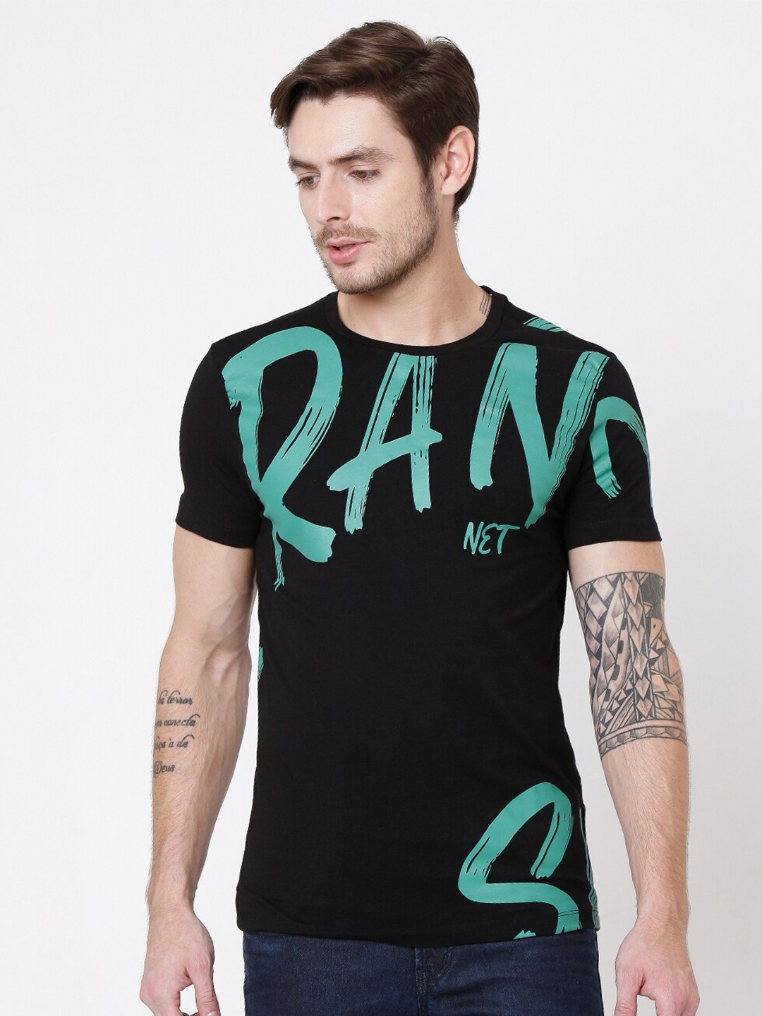 

Rex Straut Jeans Men Black & Green Typography Printed Slim Fit T-shirt