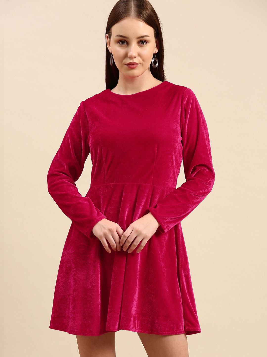 

DODO & MOA Fuchsia Solid Velvet Finish Mini Dress