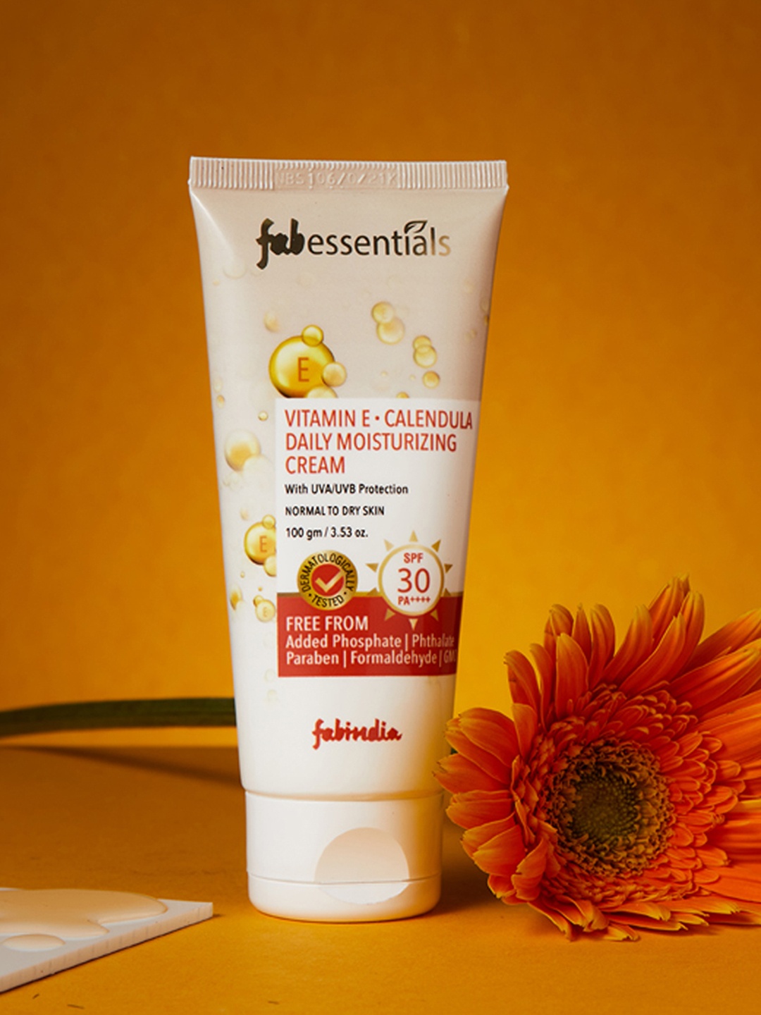 

fabessential Vitami E & Celanduella Daily Mosturizing Cream -100ml, White