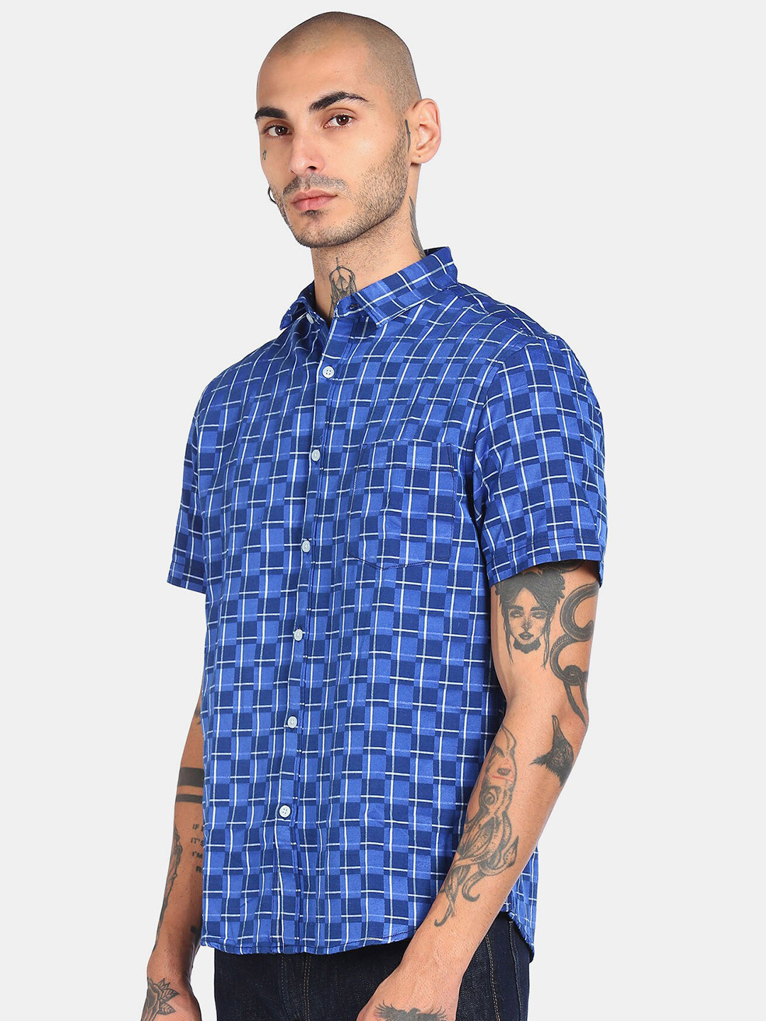 

Ruggers Men Blue Checked Casual Shirt