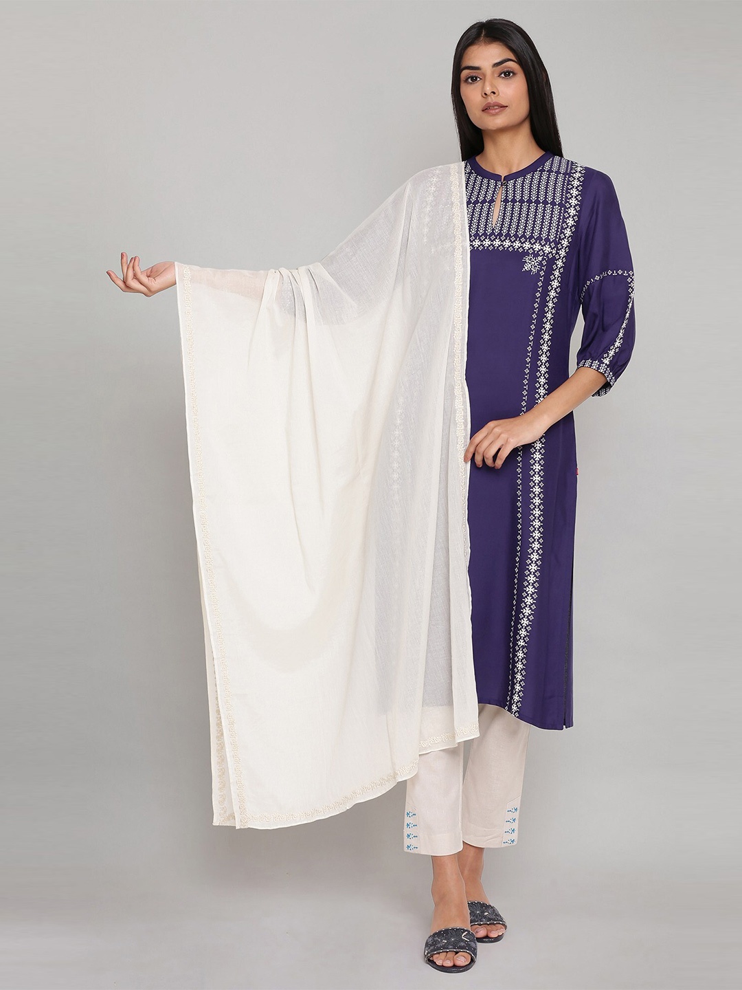 

W Women White Pure Cotton Dupatta with Thread Work