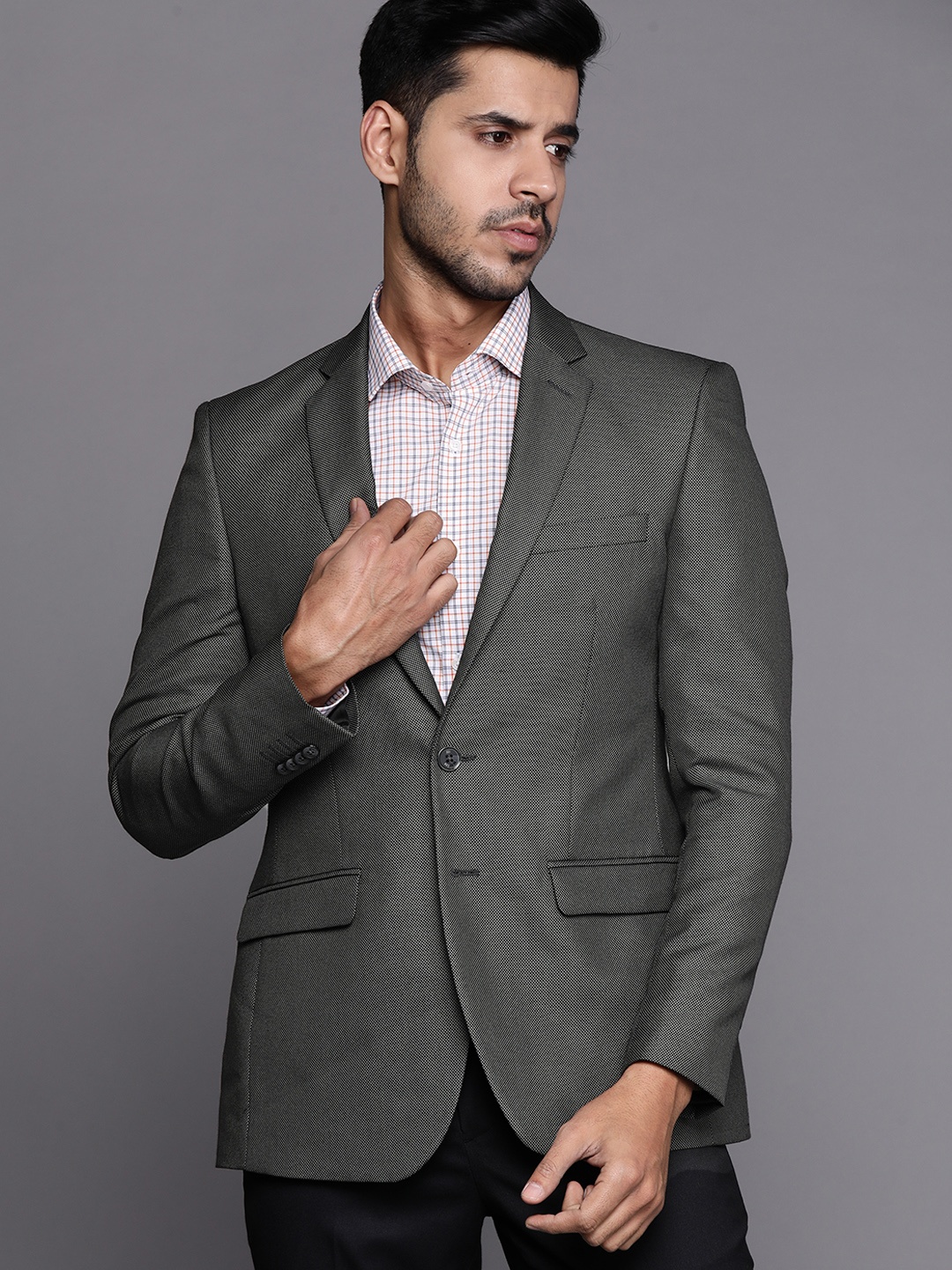 

Raymond Men Grey & Black Self-Design Slim Fit Single-Breasted Formal Blazer
